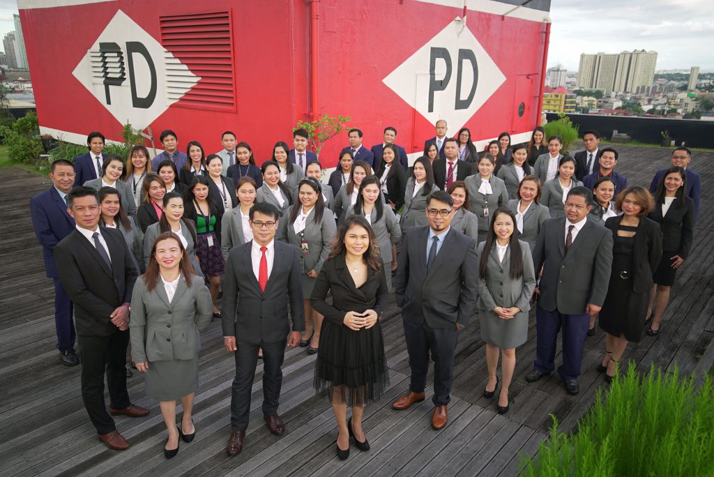 Group of people; employees of Döhle Seafront