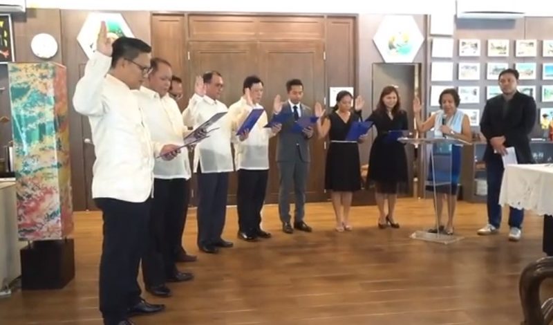 Senators Cynthia Villar and Mark Villar recently administered the oath taking of the newly-elected board of trustees of ALMA Maritime Group