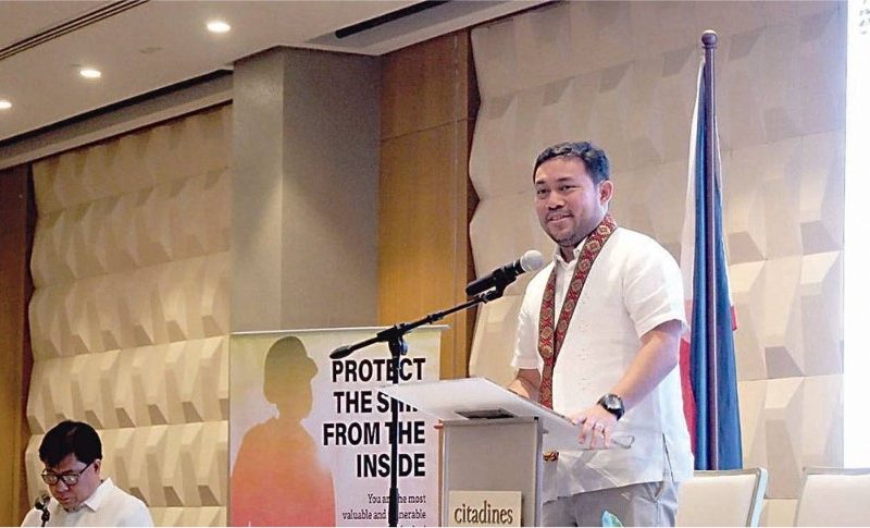 Sen. Mark Villar acknowledges the prevalence of ambulance chasing in the maritime industry and the need to resolve the issue that causes foreign ship owners to hire other nationalities to replace Filipino seafarers.