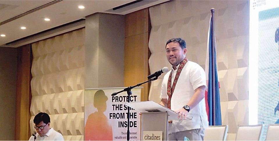 Sen. Mark Villar acknowledges the prevalence of ambulance chasing in the maritime industry and the need to resolve the issue that causes foreign ship owners to hire other nationalities to replace Filipino seafarers.